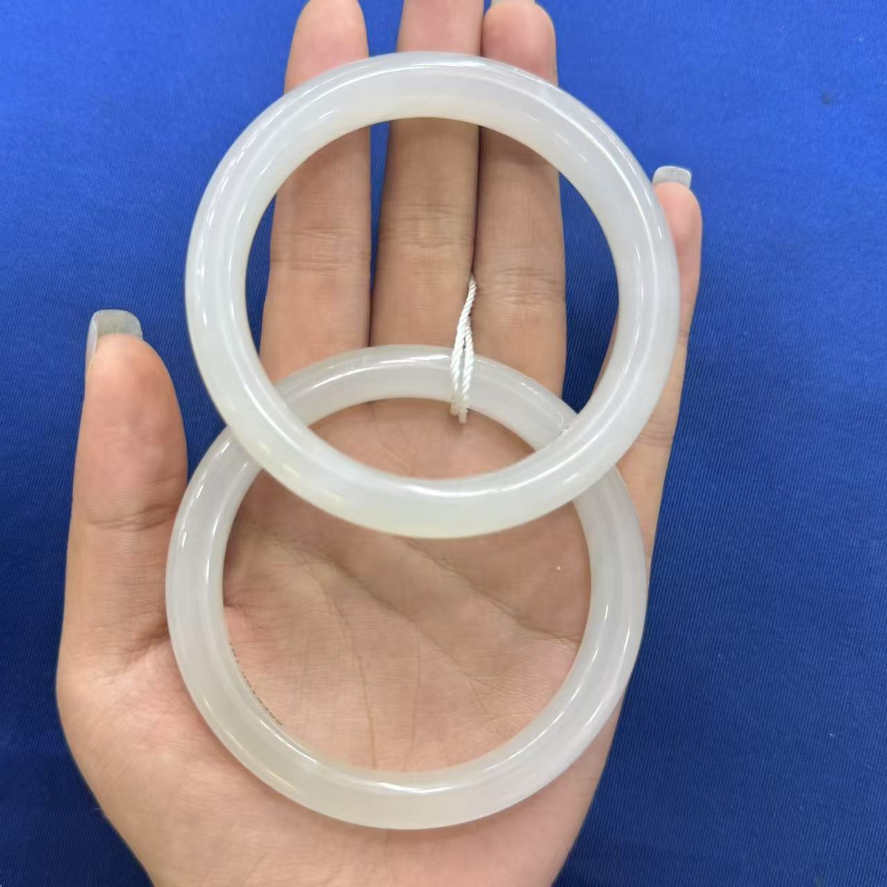 和田玉手镯-约10*8mm-多样性发货-BY晶-Y4108