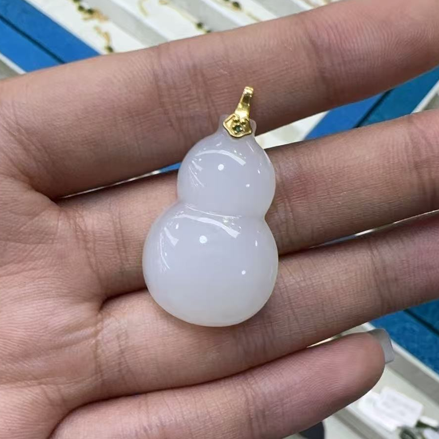 18K金和田玉葫芦吊坠-约20*19*4mm-多样性发货-CB万