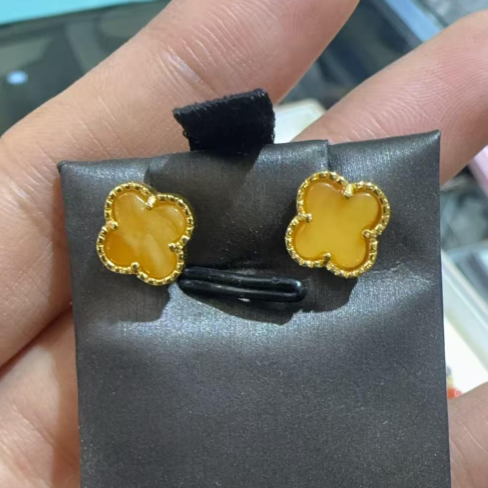 S925银蜜蜡四叶草耳钉-约8mm-多样性发货-J东