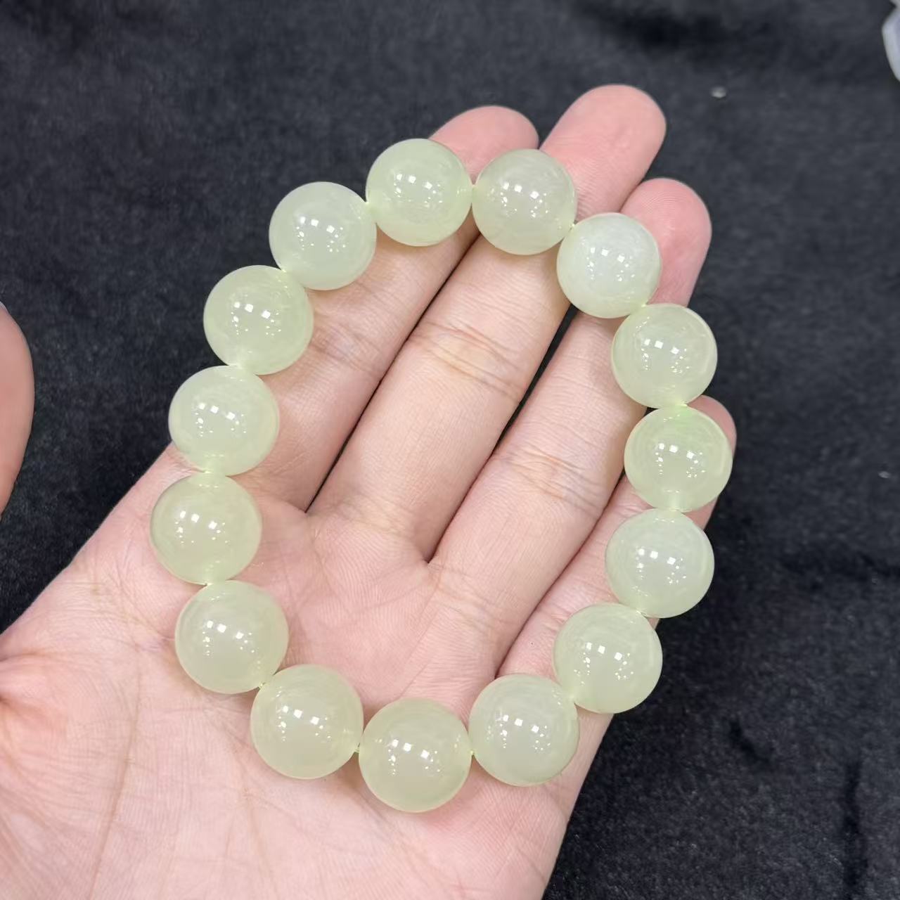 和田玉手串-约15mm-多样性发货-R豪-Y7935