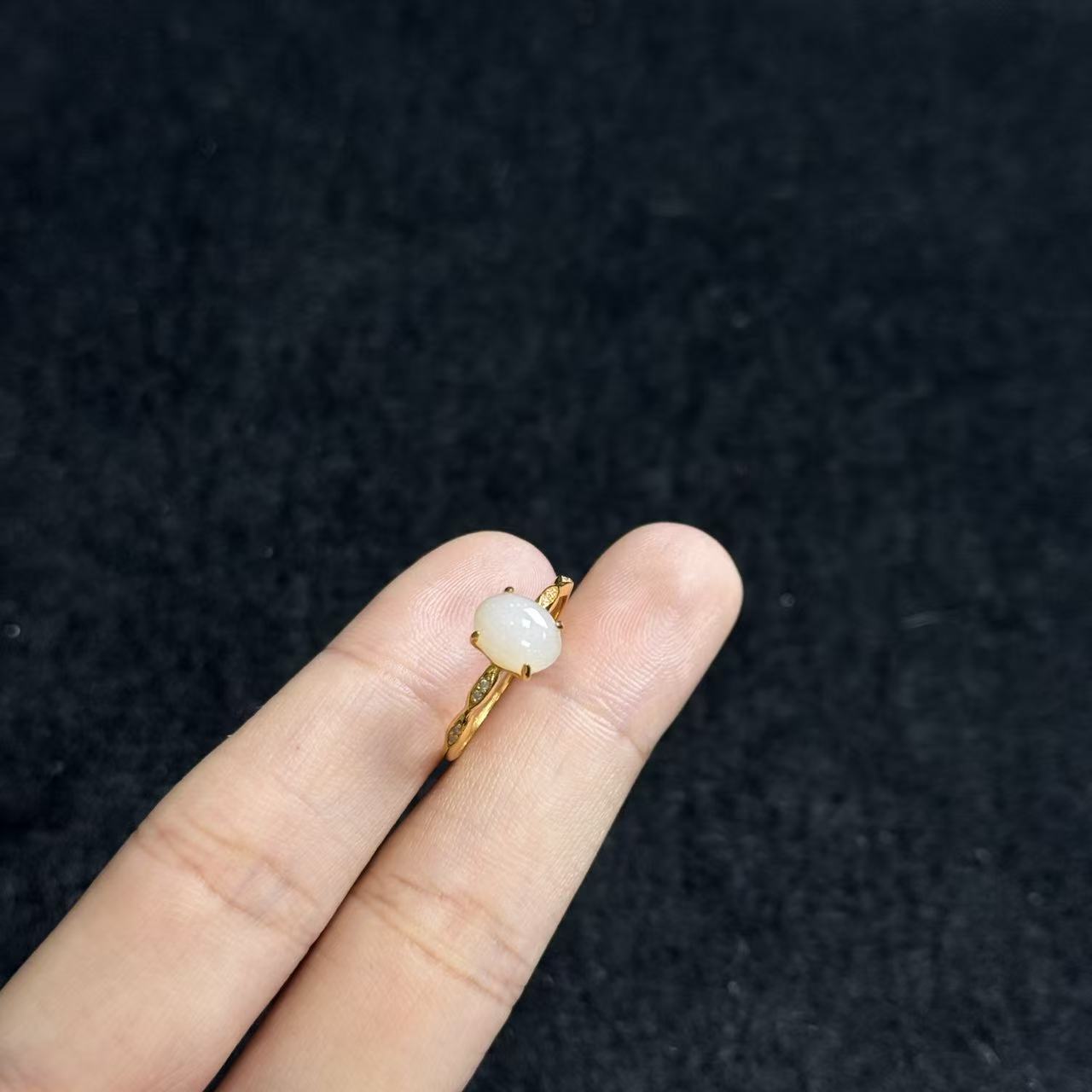 S925和田玉戒指约8*6*5mm多样性发货-YSP金，B4059