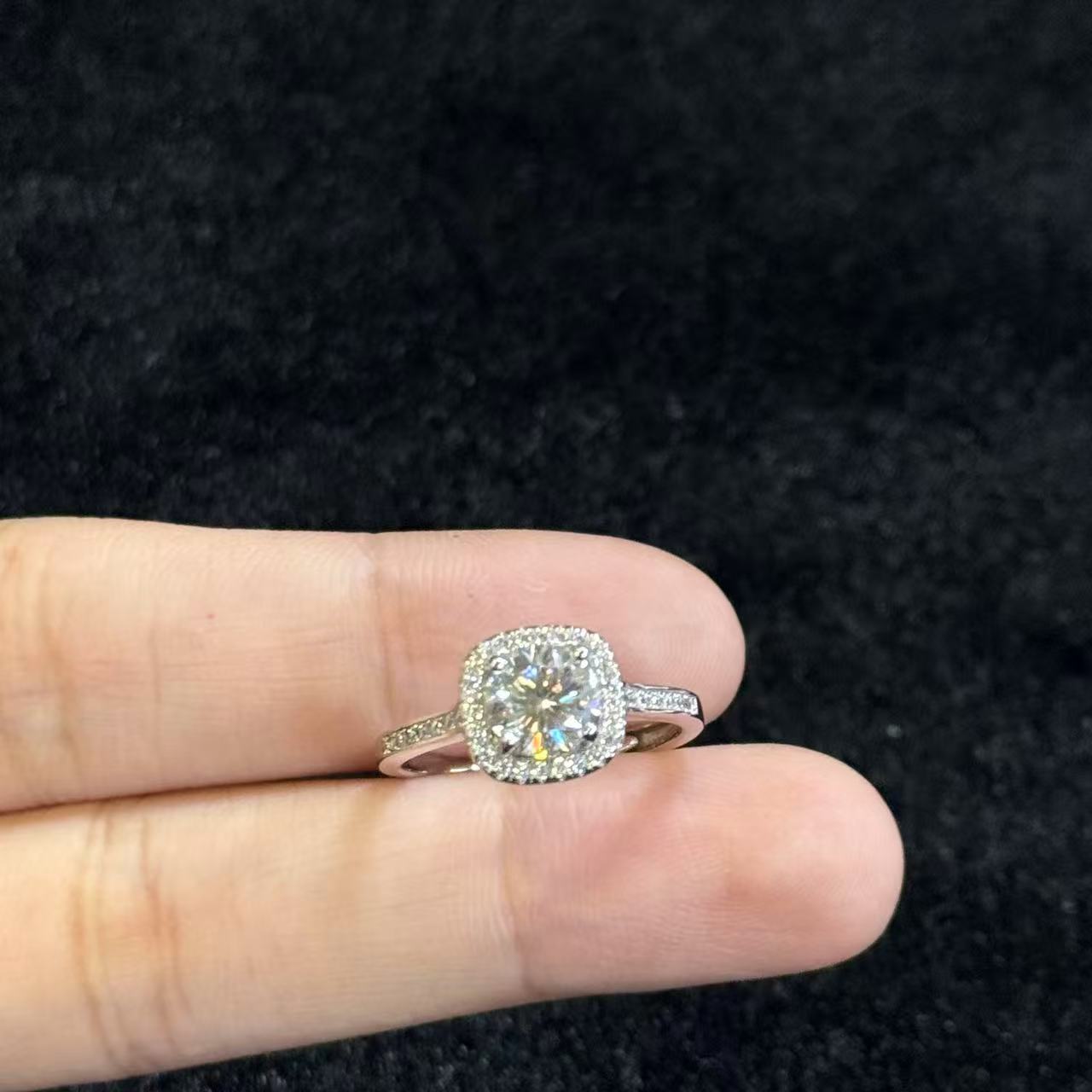 合成碳硅石（莫桑石）银莫桑钻戒指约1ct多样性发货YMZ赫Y9184