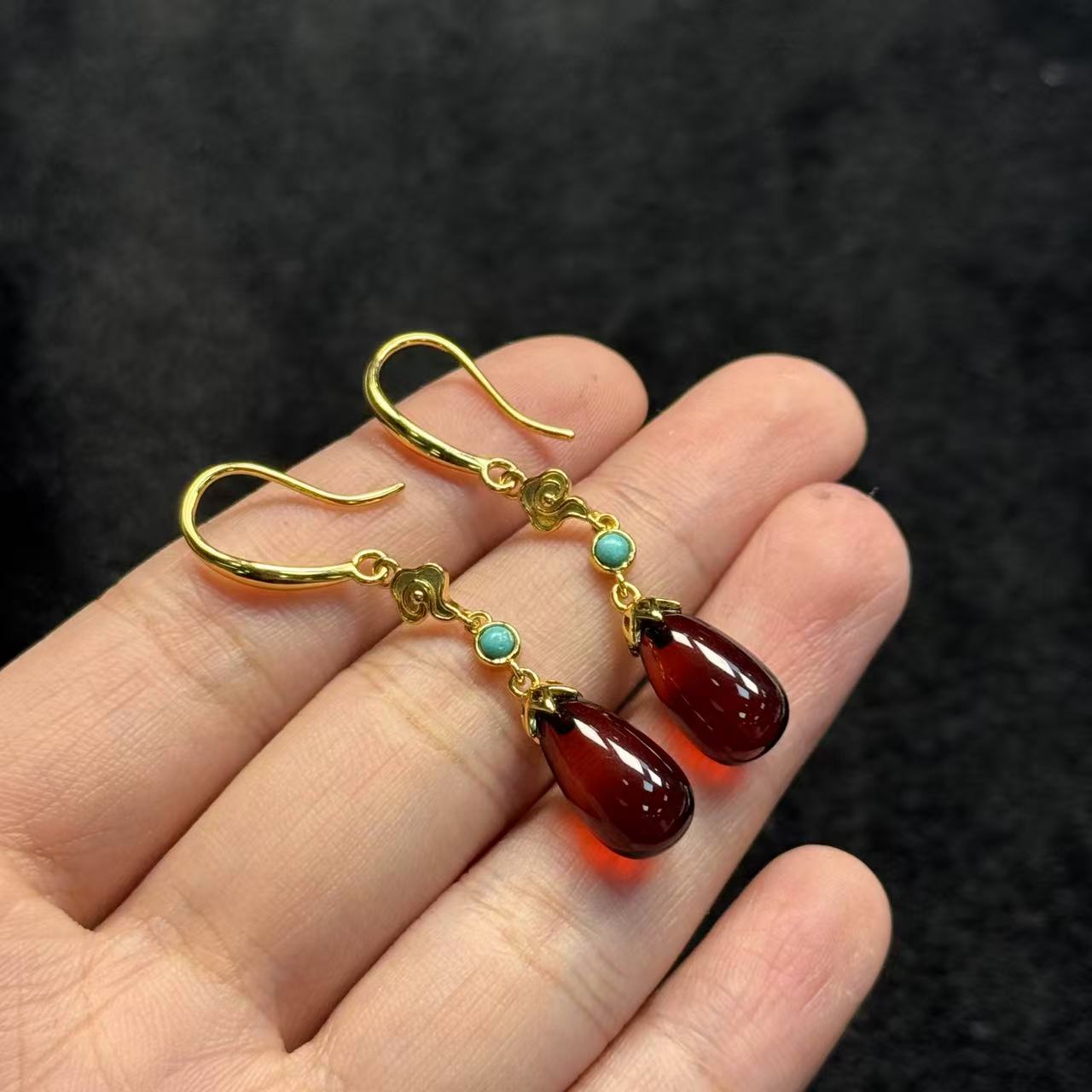 s925银血珀耳钩-约17*8mm-多样性发货-L宝B571