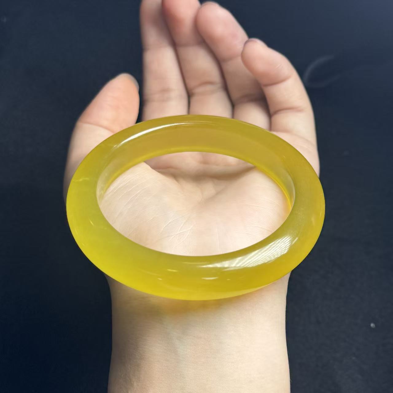 葡萄肉岫玉正圈手镯-约11*9mm-多样性发货-圈口50-64，DY一-B9582