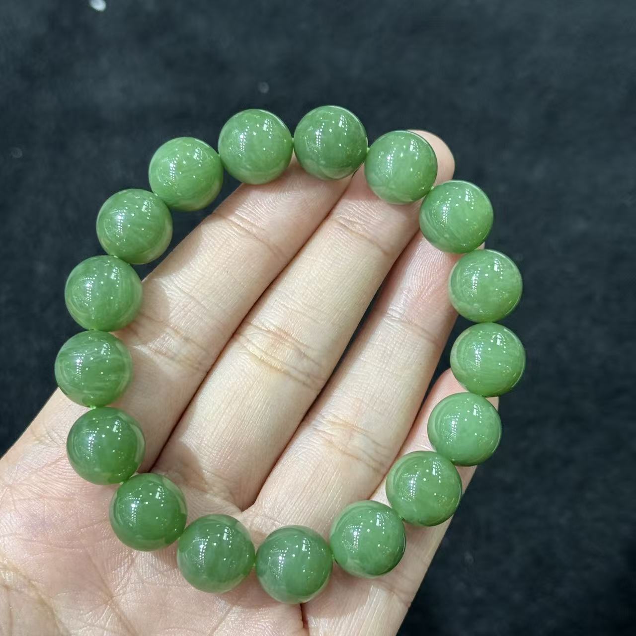 和田玉手串-约12mm多样性发货-F壹-B9661