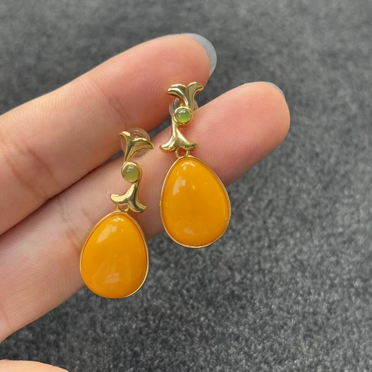 s925银蜜蜡耳钉-约13*5mm-多样性发货-L宝，B343