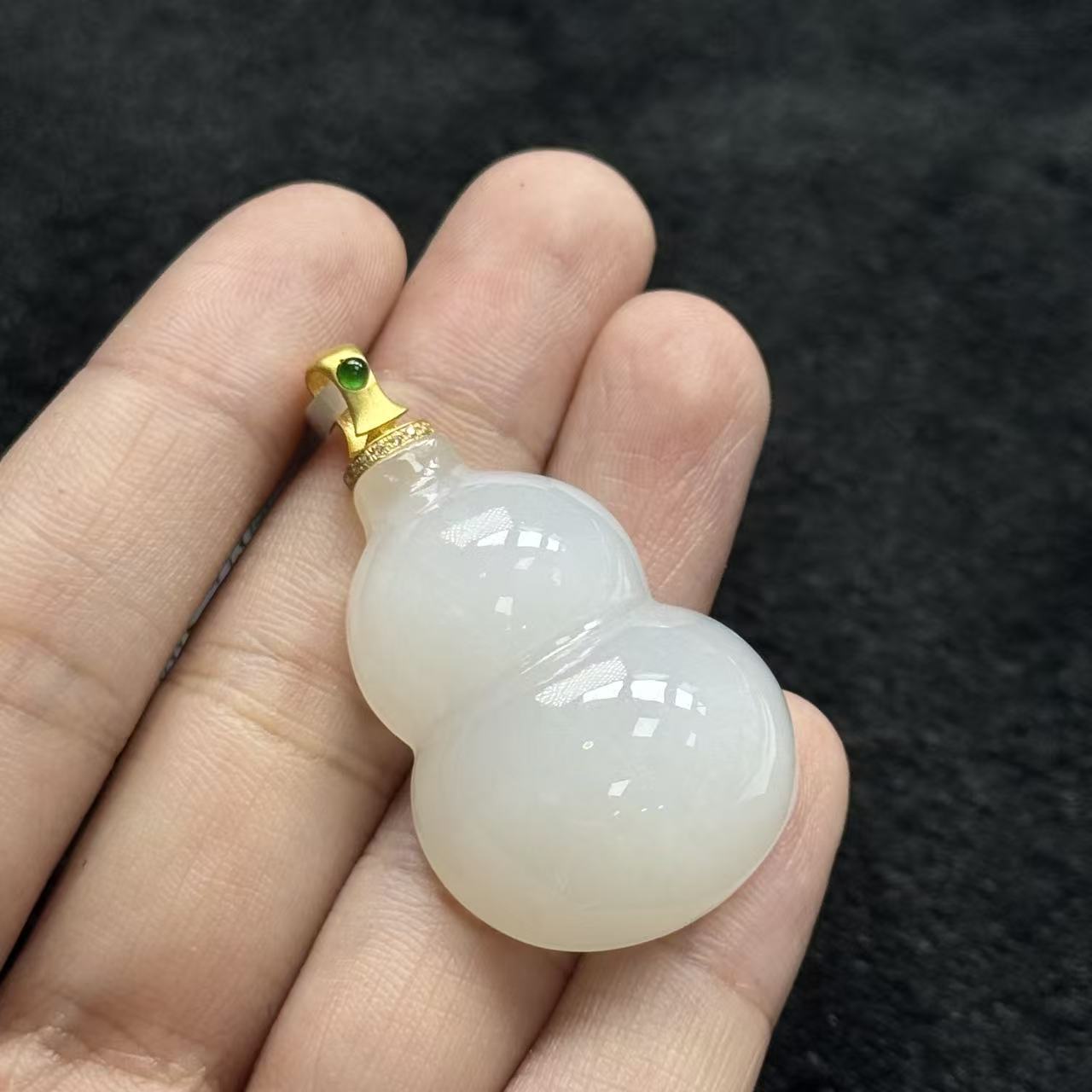 18K和田玉葫芦吊坠-约44*26*11mm-多样性发货- YSP金B1686