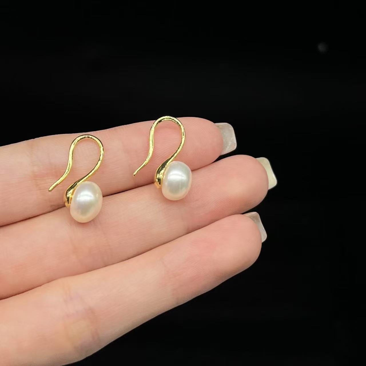 淡水珍珠耳钩-约8mm-多样性发货-ZG珍-Y4061