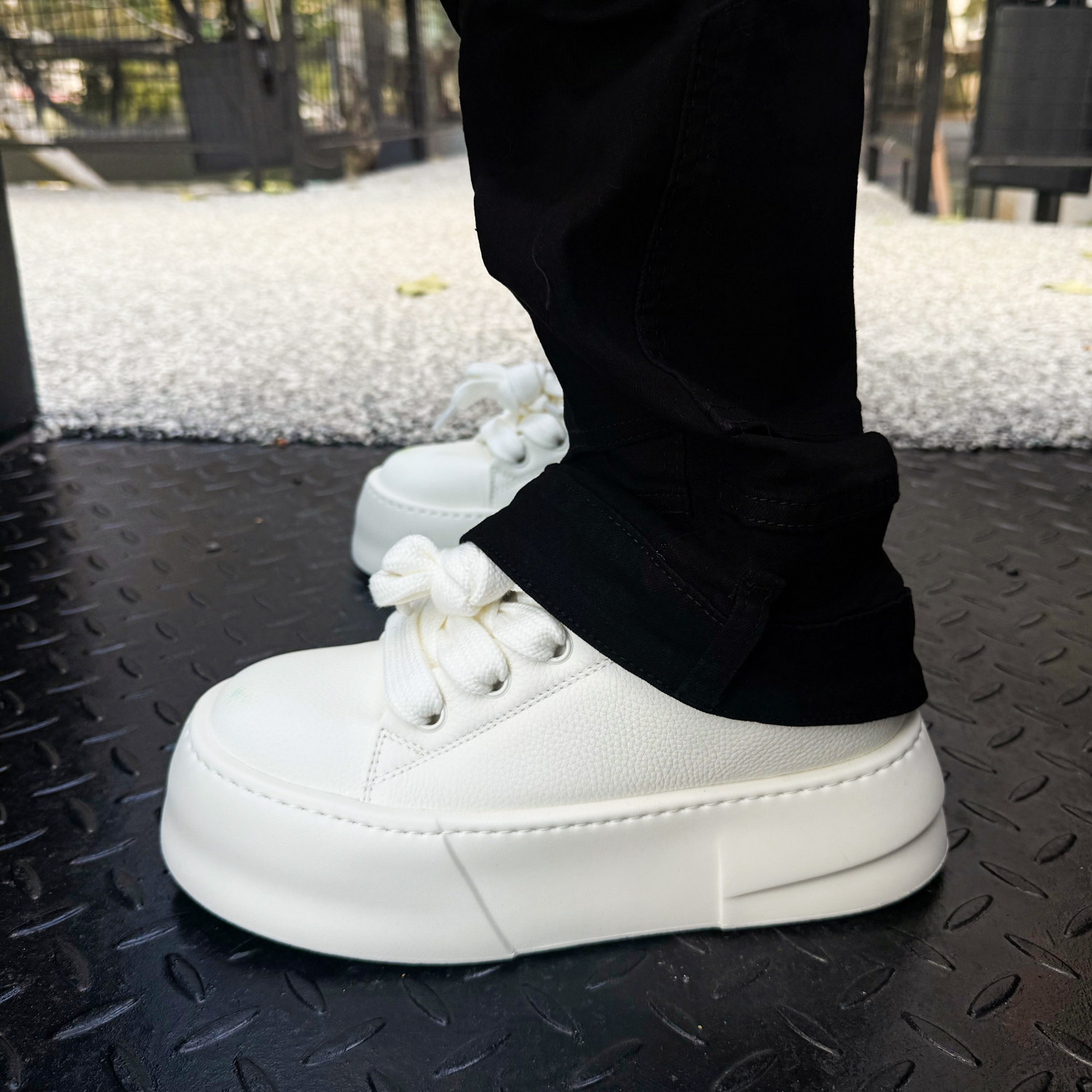 信我白色真皮面包鞋男厚底松糕鞋