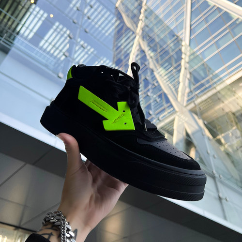 整不会了黑色高帮板鞋