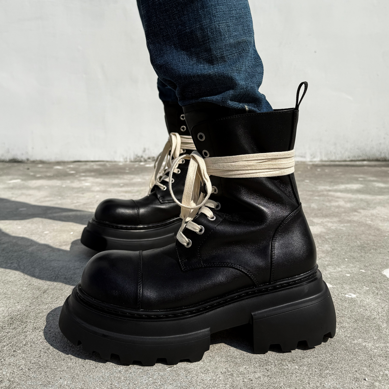 环绕暗黑战靴男大头马丁靴