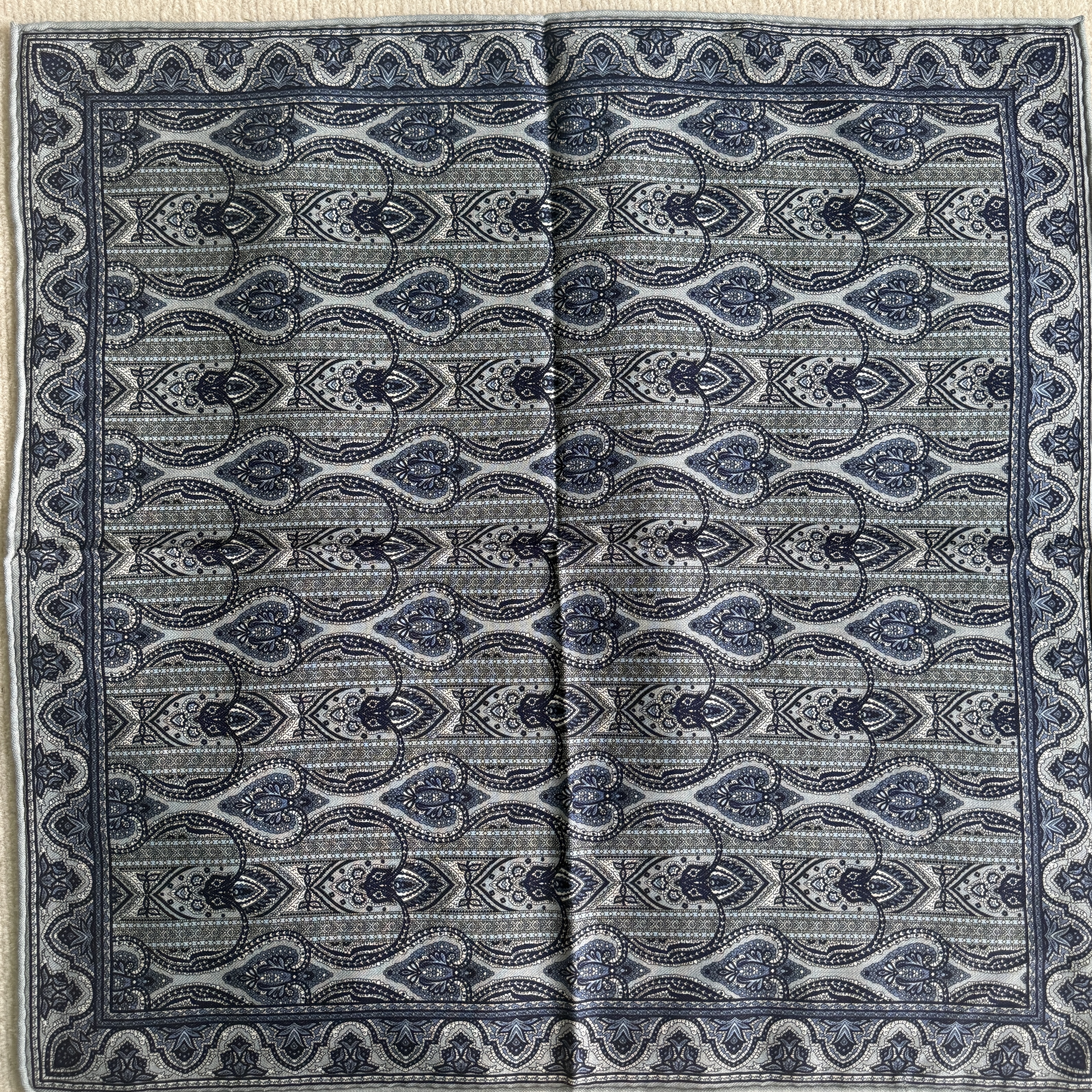 蓝调佩斯利65cm丝毛经典高级时尚通勤秋冬季百搭小丝巾