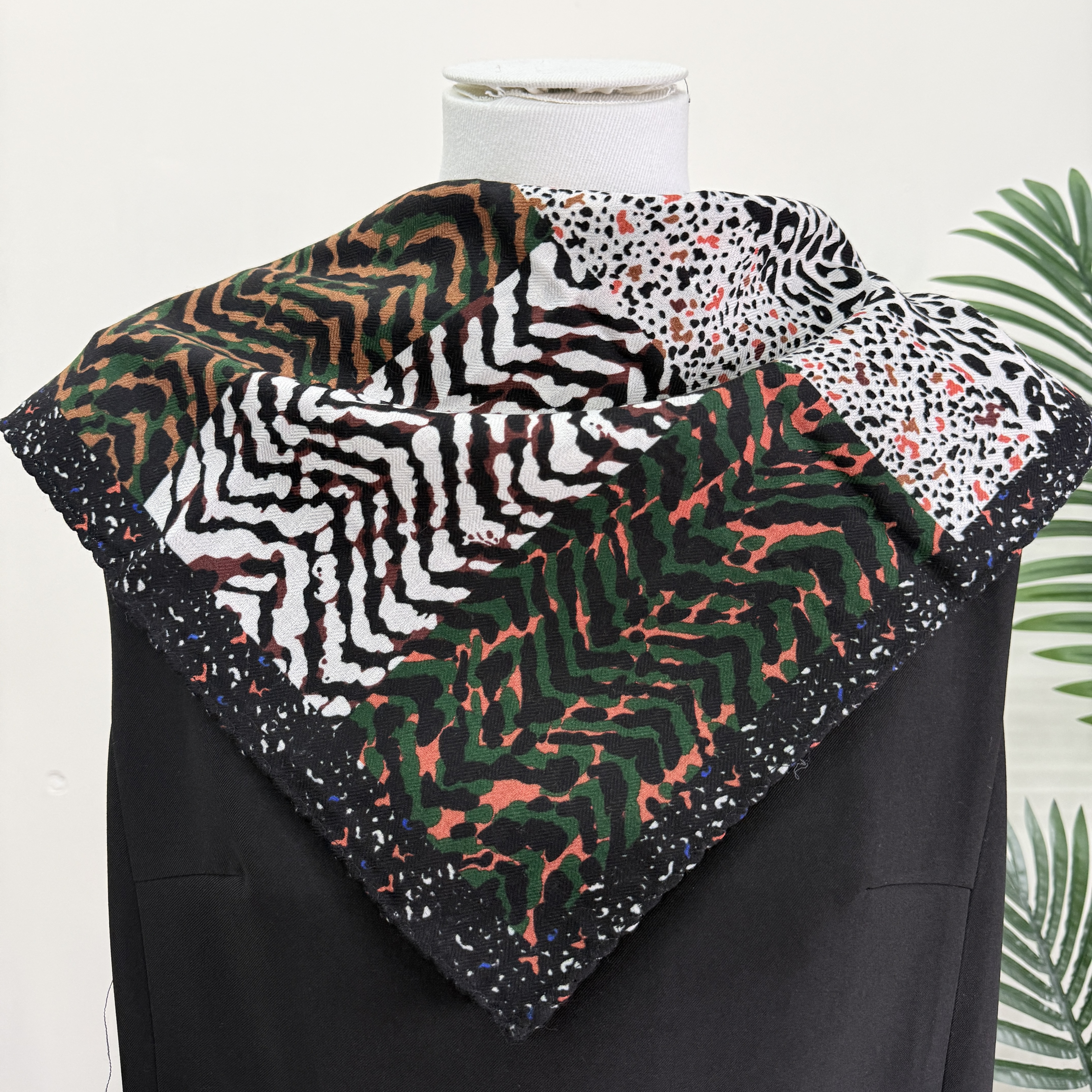 清新豹纹65cm丝毛中方巾四季通勤百搭时尚披肩围巾