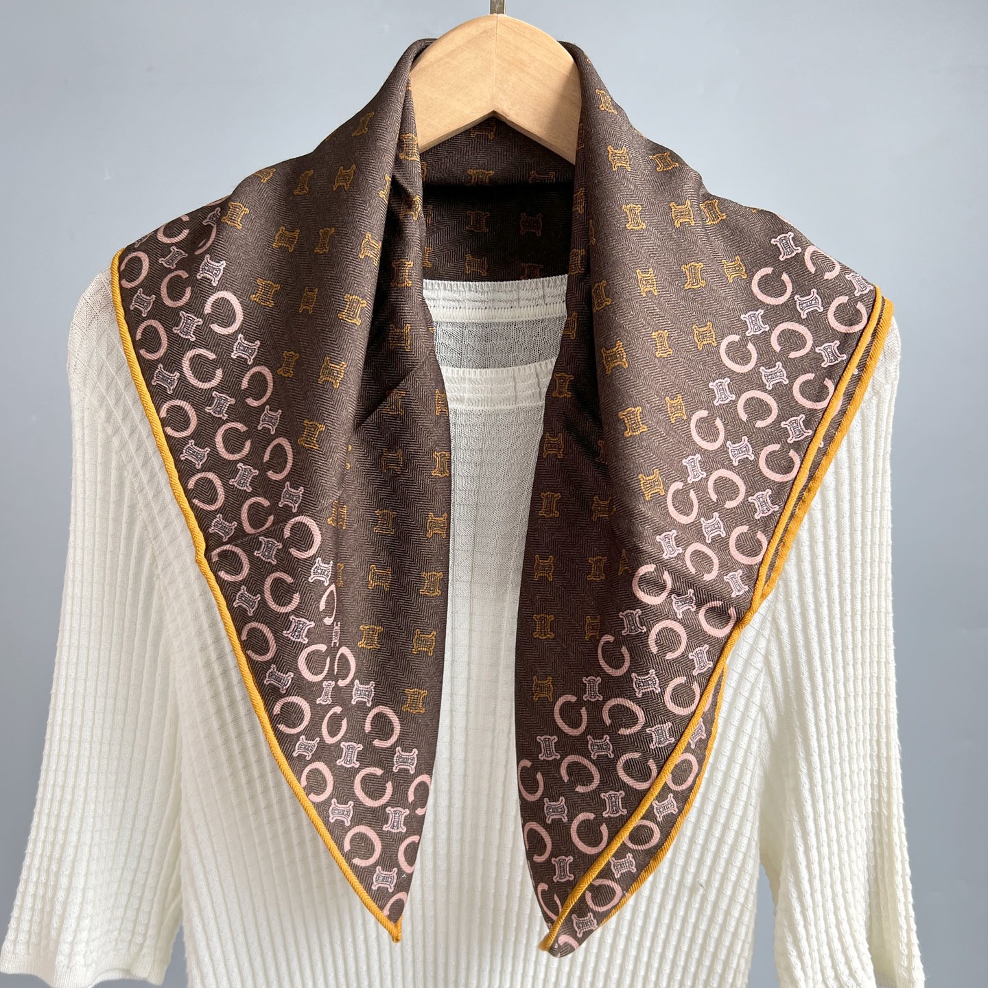 凯旋门65cm经典老花咖色百搭真丝羊毛中方巾秋冬保暖围巾小领巾