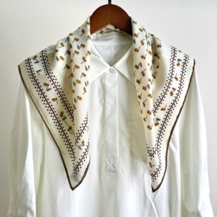 好货浅色小樱桃65cm羊毛方巾四季 百搭通勤丝巾披肩围巾 时尚