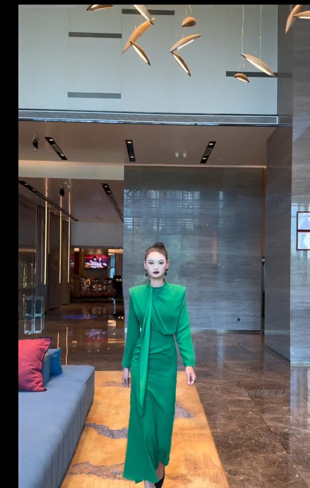 秋款宽松飘带长袖轻奢气质百搭女装连衣裙2024初秋新款时尚鱼尾裙