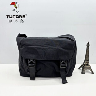 TUCANO/啄木鸟商场同款男包2026新款时尚轻便防水布斜挎包TBF0441