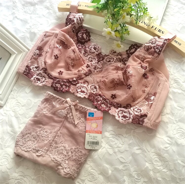 收副乳防下垂高贵刺绣文胸套装