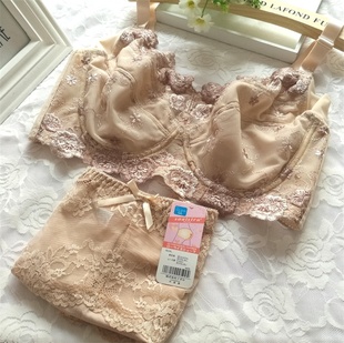 超薄文胸套装大胸显小性感大码内衣200斤侧收防下垂全罩杯B-F杯