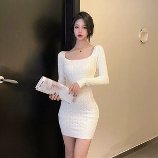 纯欲U领长袖针织连衣裙女秋冬款辣妹性感包臀辣妹风收腰毛衣短裙
