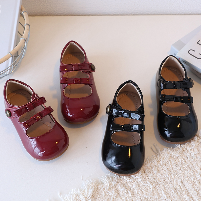 后街小猪蝴蝶结漆皮儿童公主鞋