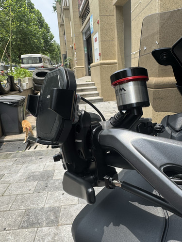 Tmax560 无损安装无线手机充电支架chigee无线手机支架