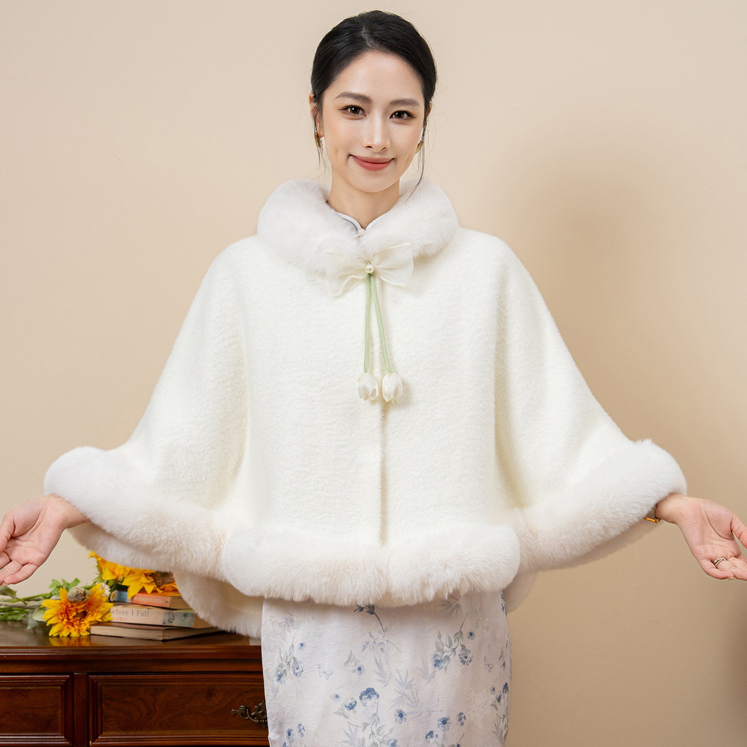 千金风白色仿皮草毛披肩婚纱礼服女秋冬保暖毛绒斗篷旗袍外套外搭