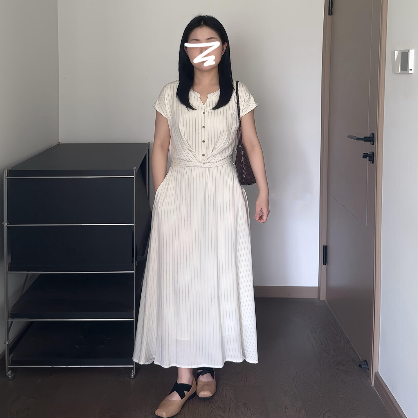 法式设计感白色短袖连衣裙子女初夏季2026新款巨好看掐腰显瘦长裙
