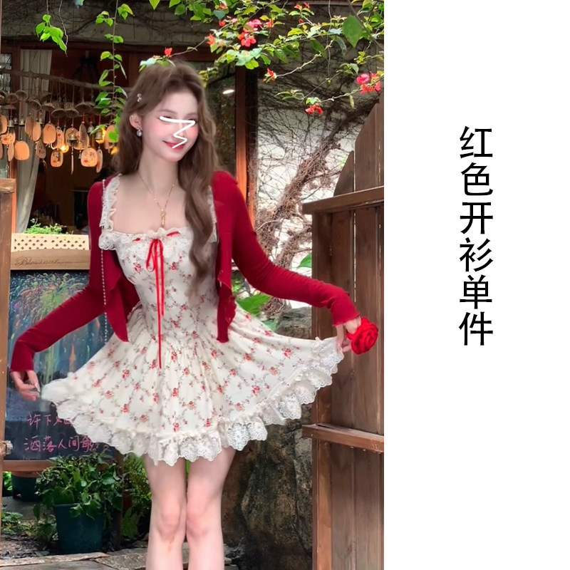 法式红色碎花吊带连衣裙子女夏季2026新款巨好看短裙早春穿搭套装