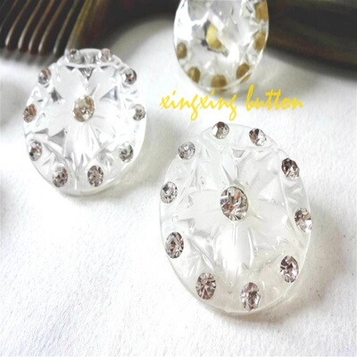 新款水晶纽扣透明色大衣