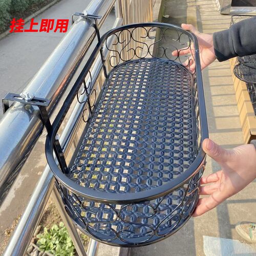 铁艺栏杆多层悬挂装饰窗台