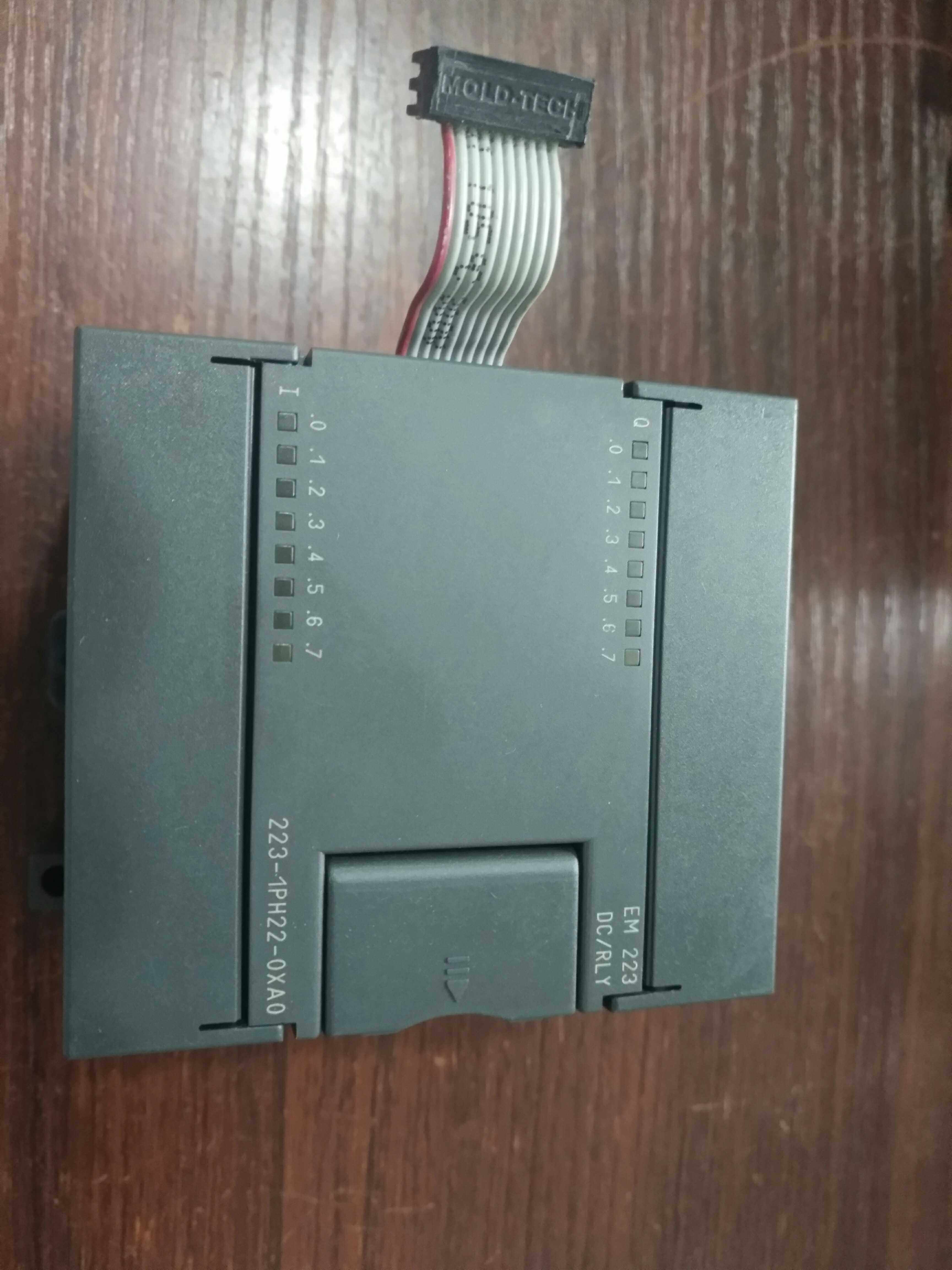 西门子200系列 em223 美版223-1ph22-0xa0和223-1ph21-0xao8入8出