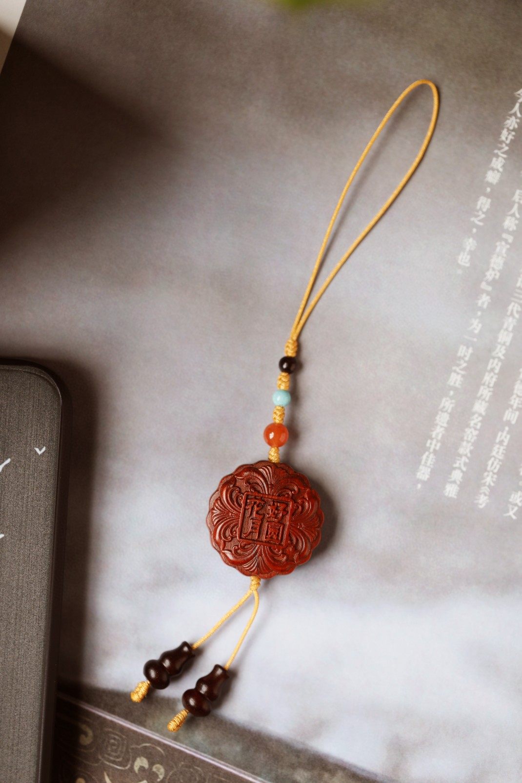 印度小叶紫檀月饼挂件钥匙扣手机链浮雕花好月圆文玩木雕收藏送礼