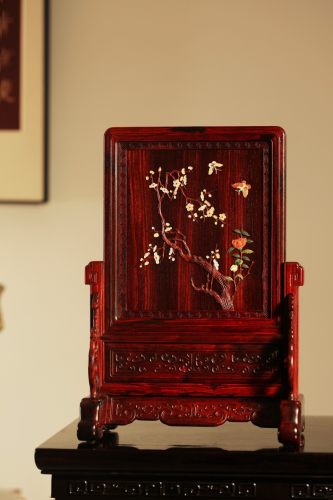 印度小叶紫檀百宝嵌梅插屏梅花彩蝶台屏榫卯结构文玩木雕收藏送礼