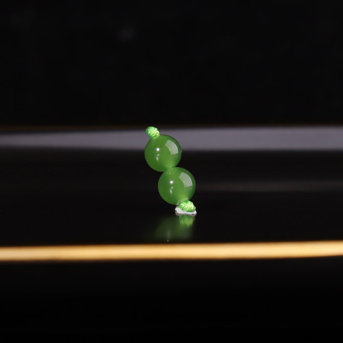 天然和田玉碧玉苹果绿圆珠散珠5.5mm果绿色配珠弟子珠微黑点 75号