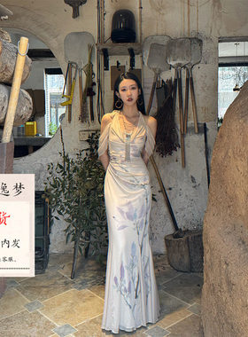 瓷骨花魂复古收腰度假碎花连衣裙