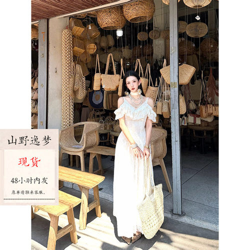 度假风白色蕾丝一字肩收腰连衣裙