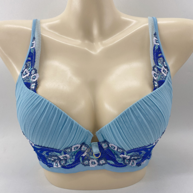 黛安芬性感蕾丝轻薄杯大胸