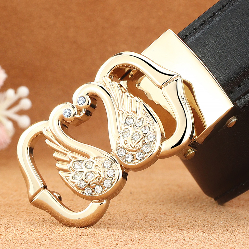 皮带女士真皮潮流轻奢时尚镶钻天鹅平滑扣腰带韩版装饰白色裤带