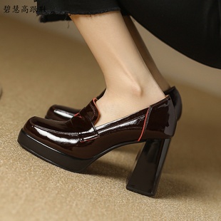 小个子不累脚乐福鞋 2026新品 9CM粗跟防水台方头一脚蹬真皮高跟鞋