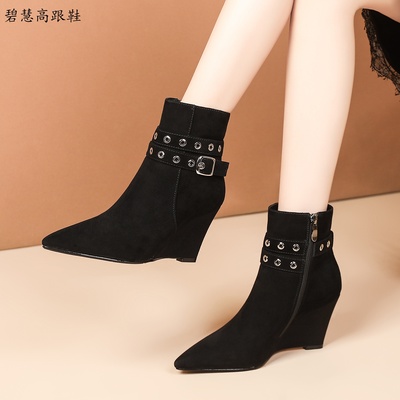 8CM黑色尖头坡跟高跟短靴女靴