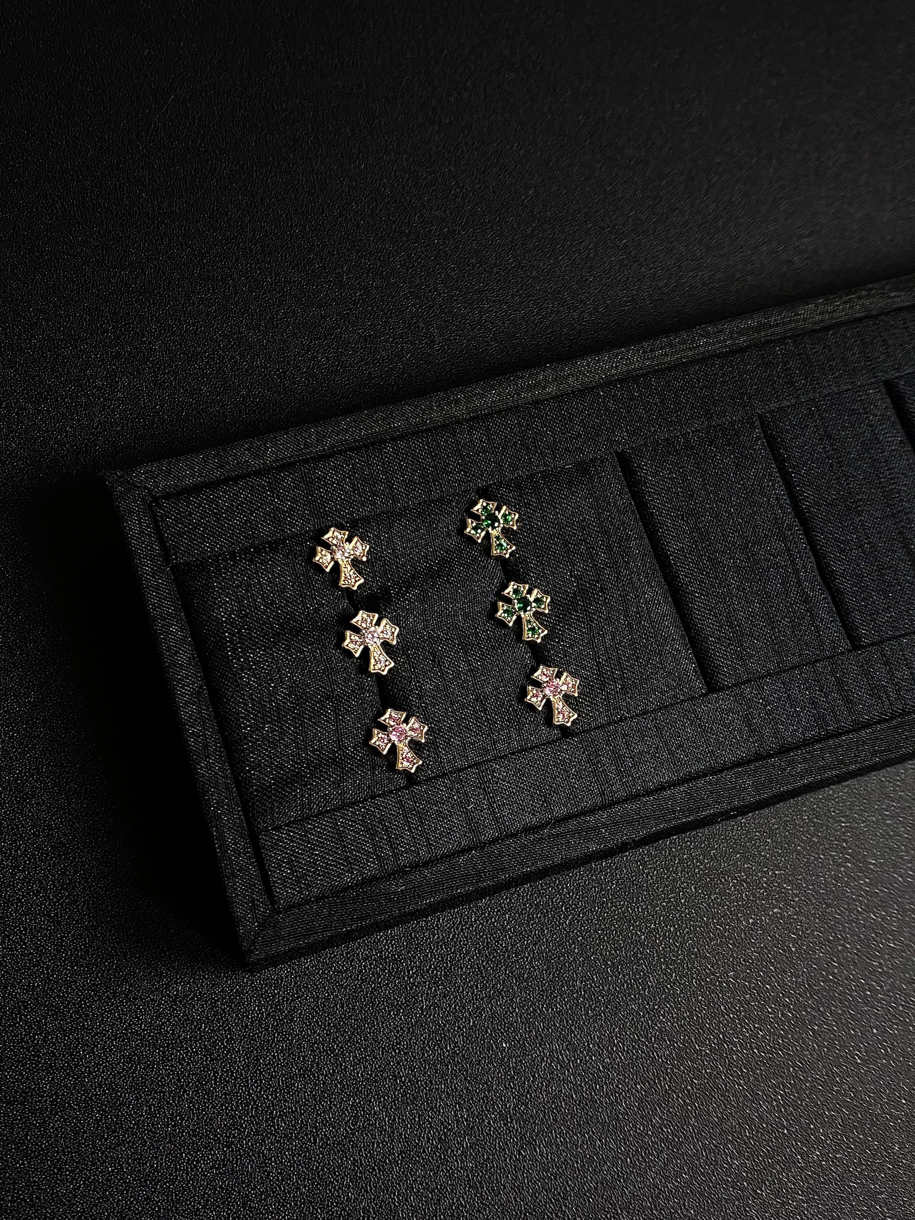 Kutenhaluat 古著「Cross Gleam」金色耳环·一组三对