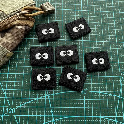 刺绣立体煤球眼睛魔术臂章