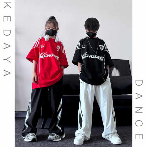 夏季新款童装男女儿童美式宽松嘻哈T恤冲锋裤套装中性街舞演出服