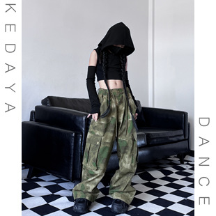 新款童装潮酷女童废土风连帽背心工装迷彩裤两件套爵士舞演出套装
