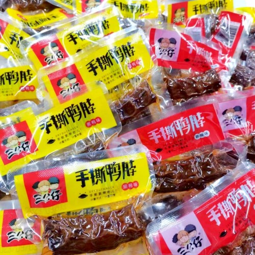 三公仔手撕鸭脖黑鸭味鸭脖子零食