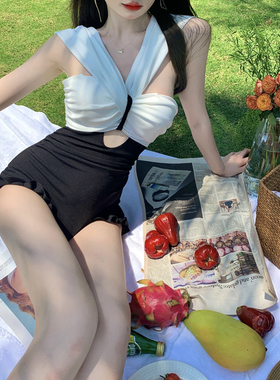 泳衣女2022新款显瘦连体带钢托泡温泉纯欲风辣妹性感白色聚拢泳装
