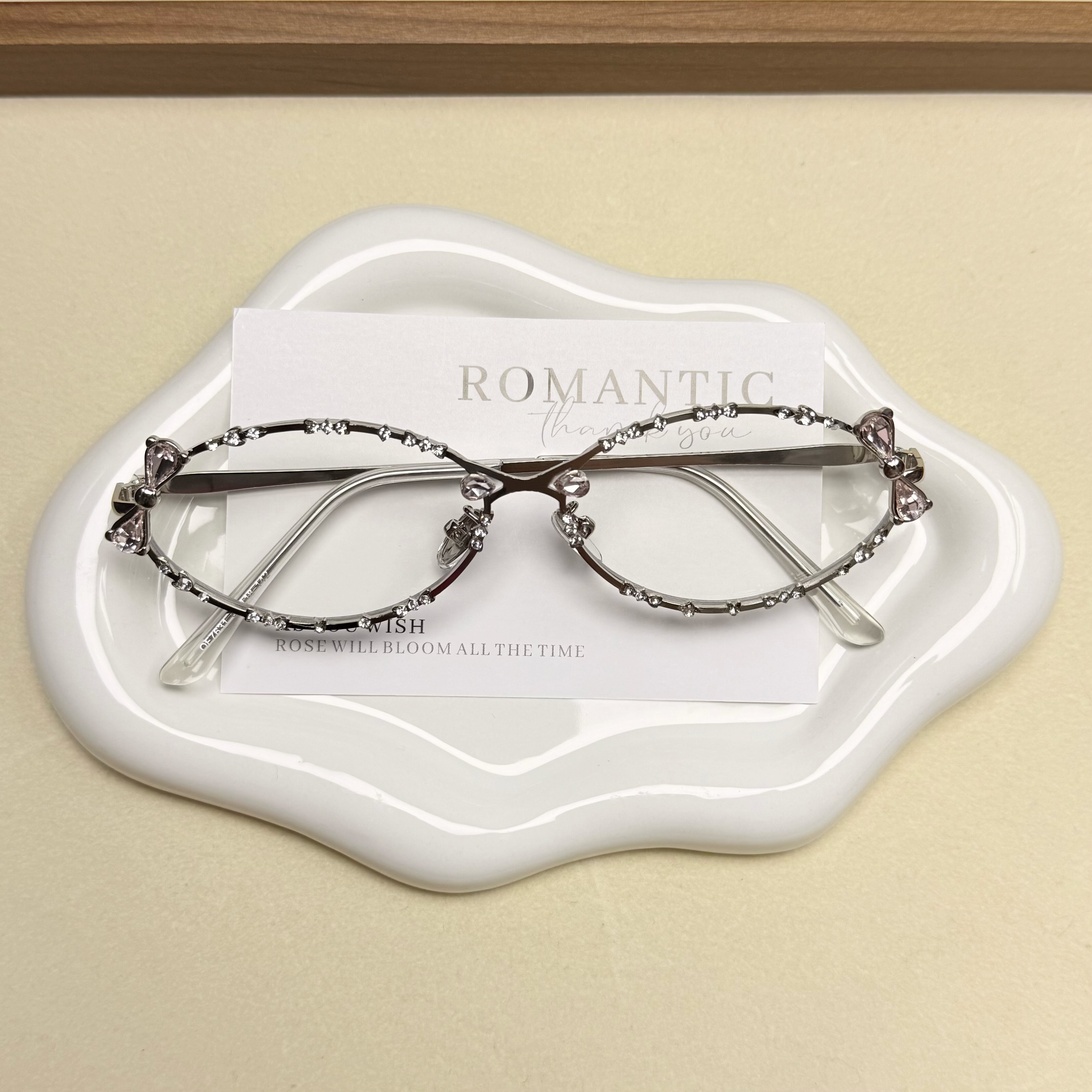 韩系金属镶钻蝴蝶结椭圆框眼镜可配度数防蓝光纯欲小众高级感百搭