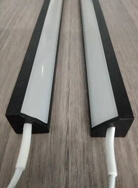 LED洒柜厨柜展柜鞋柜12V灯条45度斜发光卡扣款明装