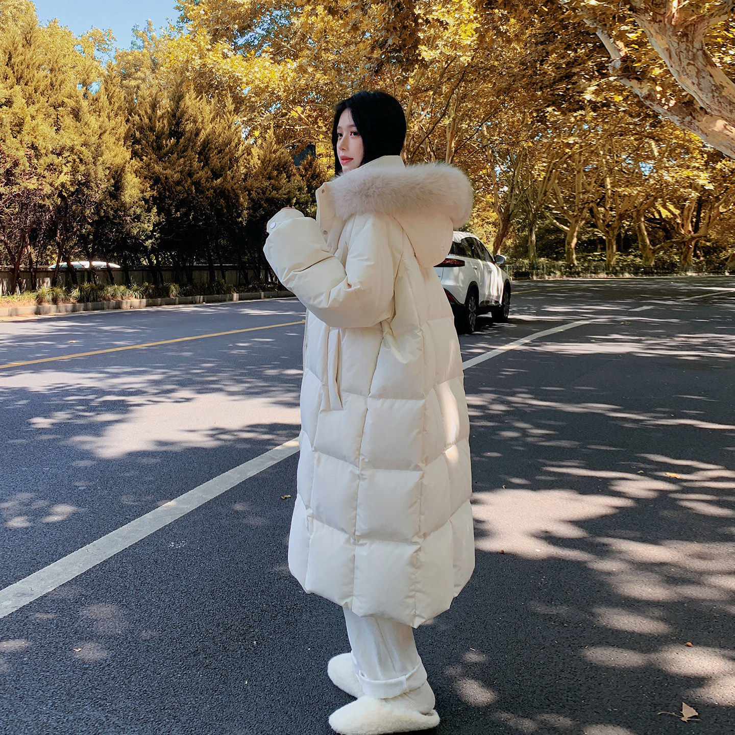 米白色大毛领羽绒服女冬季2025新款中长款过膝90白鸭绒面包服外套